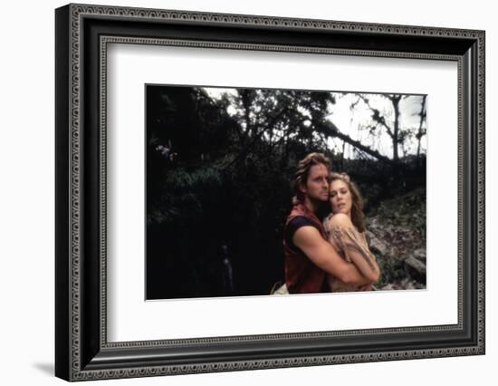 A la poursuite du diamant vert Romancing the stone by Robert Zemeckis with Michael Douglas and Kath-null-Framed Photo