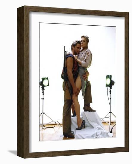 A la poursuite du diamant vert Romancing the stone by Robert Zemeckis with Michael Douglas and Kath-null-Framed Photo