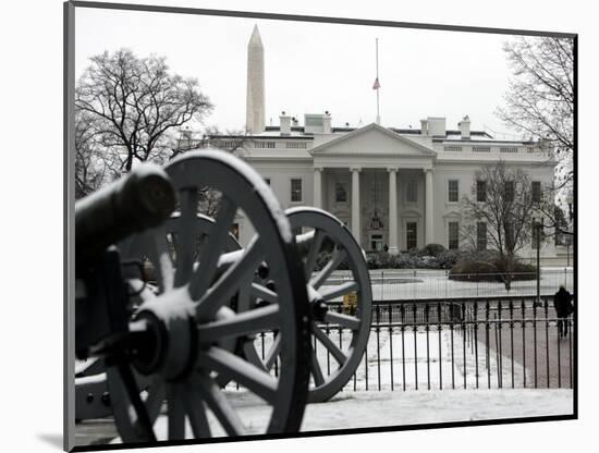 A Light Dusting of Snow Covers the Ground in Front of the White House-Ron Edmonds-Mounted Photographic Print