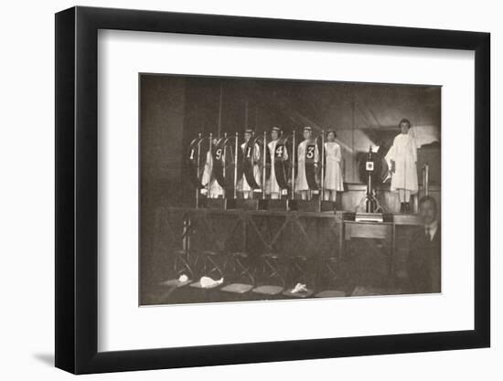 'A lucky number for my readers. How the Rio Daily State Lottery is drawn', 1914-Unknown-Framed Photographic Print