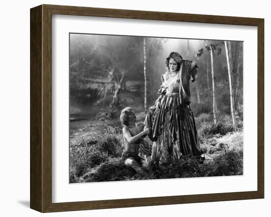 A Midsummer Night's Dream, Mickey Rooney, Olivia De Havilland, 1935-null-Framed Photo