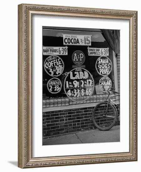 A&P Chain Food Market Advertises its 1939 Food Prices-null-Framed Photo