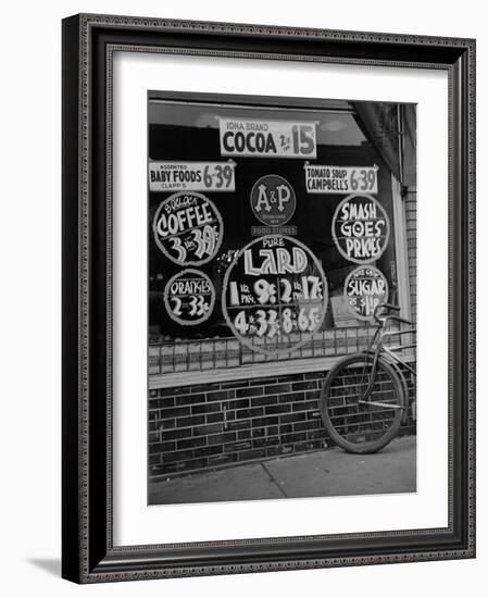 A&P Chain Food Market Advertises its 1939 Food Prices-null-Framed Photo