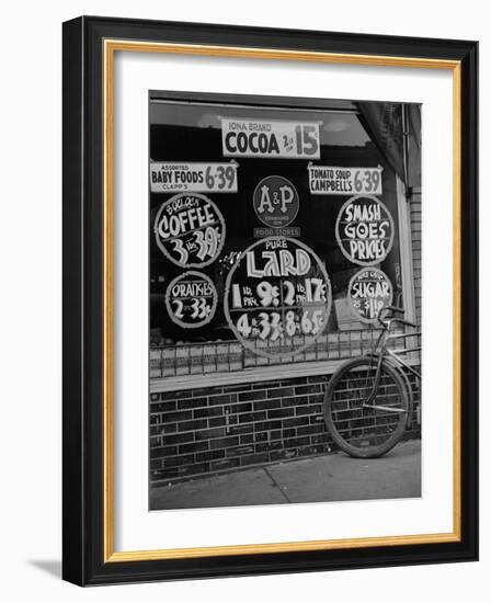 A&P Chain Food Market Advertises its 1939 Food Prices-null-Framed Photo