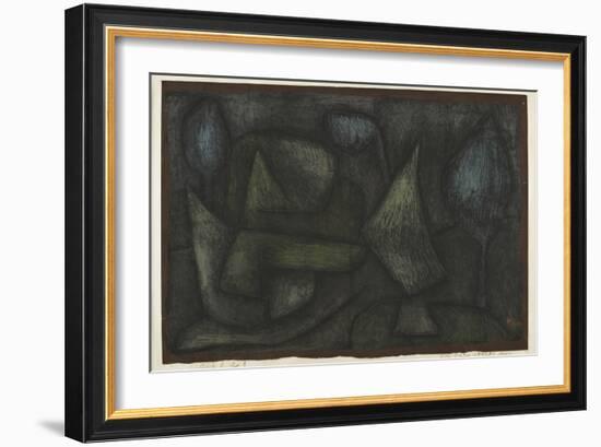 A Park Late in the Evening (Ein Park Abends Spät)-Paul Klee-Framed Giclee Print