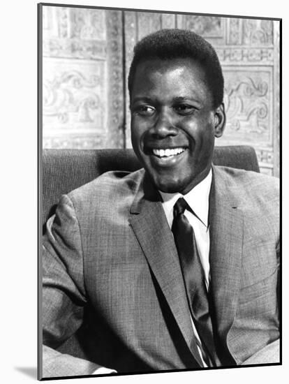 A Patch of Blue, Sidney Poitier, 1965-null-Mounted Photo