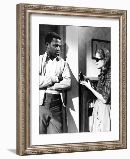 A Patch Of Blue, Sidney Poitier, Elizabeth Hartman, 1965-null-Framed Photo