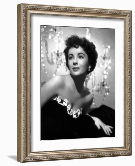 A PLACE IN THE SUN, 1951 directed by GEORGE STEVENS with Elizabeth Taylor (b/w photo)-null-Framed Photo