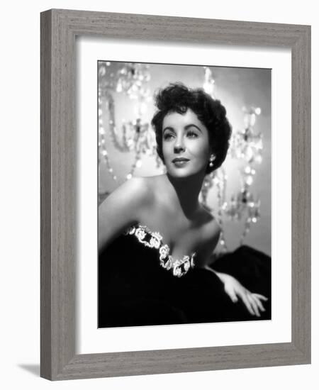 A PLACE IN THE SUN, 1951 directed by GEORGE STEVENS with Elizabeth Taylor (b/w photo)-null-Framed Photo