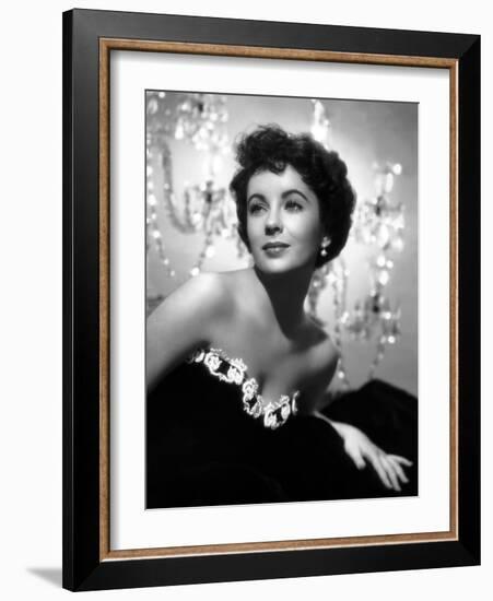 A PLACE IN THE SUN, 1951 directed by GEORGE STEVENS with Elizabeth Taylor (b/w photo)-null-Framed Photo