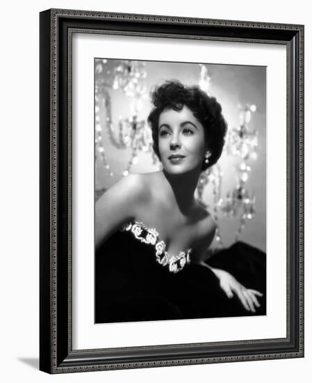 A PLACE IN THE SUN, 1951 directed by GEORGE STEVENS with Elizabeth Taylor (b/w photo)-null-Framed Photo