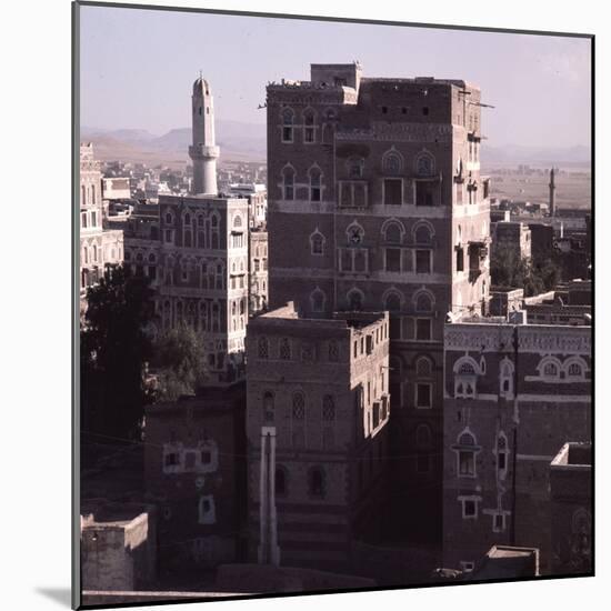 A rooftop view of San'a-Werner Forman-Mounted Giclee Print