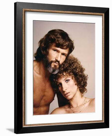 A STAR IS BORN, 1976 directed by FRANK PIERSON with Kris Kristofferson and Barbra Streisand (photo)-null-Framed Photo