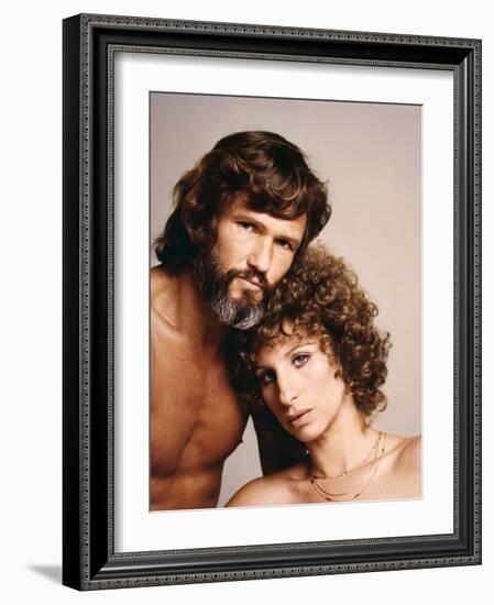 A STAR IS BORN, 1976 directed by FRANK PIERSON with Kris Kristofferson and Barbra Streisand (photo)-null-Framed Photo