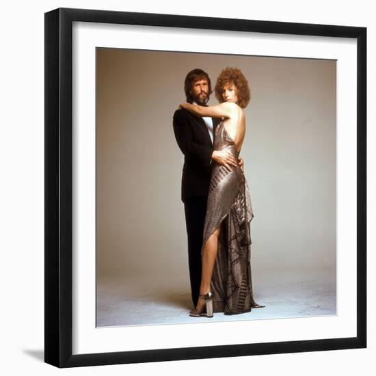 A STAR IS BORN, 1976 directed by FRANK PIERSON with Kris Kristofferson and Barbra Streisand (photo)-null-Framed Photo