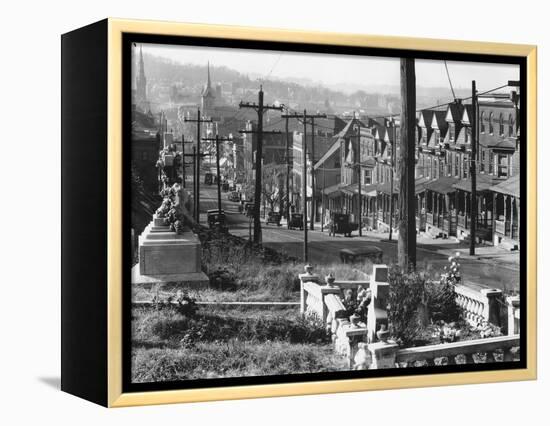 A street in Bethlehem, Pennsylvania, 1935-Walker Evans-Framed Premier Image Canvas