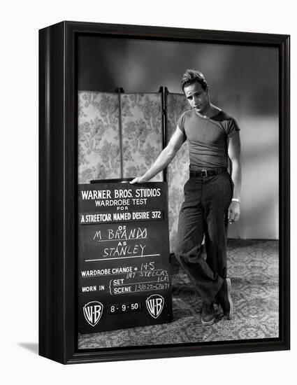 A STREETCAR NAMED DESIRE, 1951 directed by ELIA KAZAN with Marlon Brando (b/w photo)-null-Framed Stretched Canvas