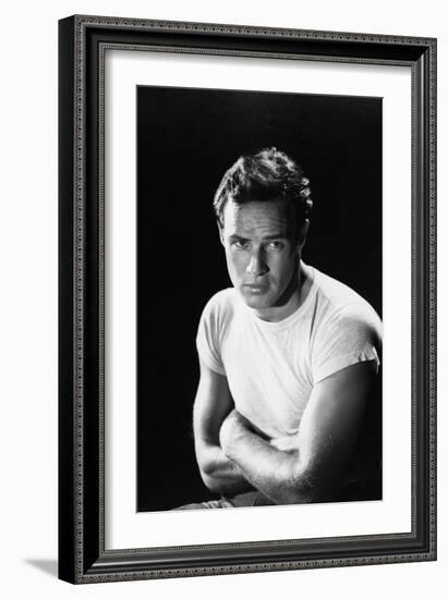 A STREETCAR NAMED DESIRE, 1951 directed by ELIA KAZAN with Marlon Brando (b/w photo)-null-Framed Photo