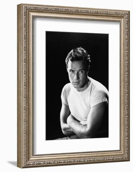 A STREETCAR NAMED DESIRE, 1951 directed by ELIA KAZAN with Marlon Brando (b/w photo)-null-Framed Photo