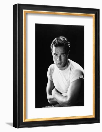 A STREETCAR NAMED DESIRE, 1951 directed by ELIA KAZAN with Marlon Brando (b/w photo)-null-Framed Photo