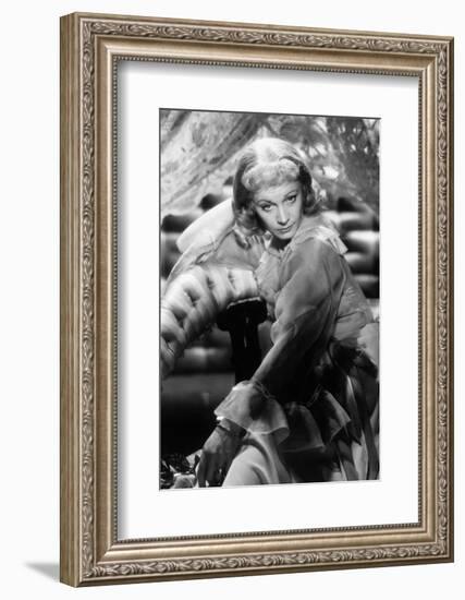 A STREETCAR NAMED DESIRE, 1951 directed by ELIA KAZAN with Vivien Leigh (b/w photo)-null-Framed Photo