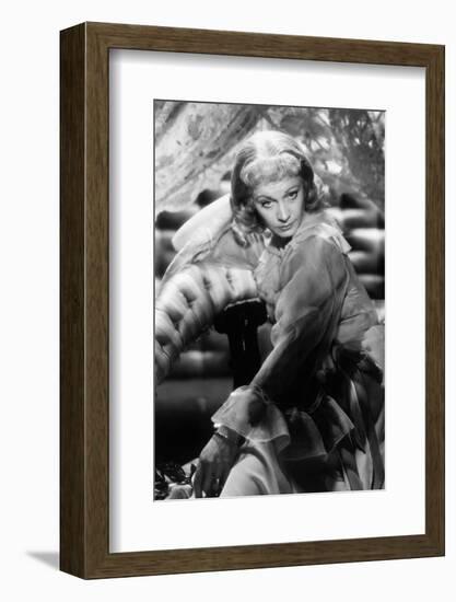 A STREETCAR NAMED DESIRE, 1951 directed by ELIA KAZAN with Vivien Leigh (b/w photo)-null-Framed Photo