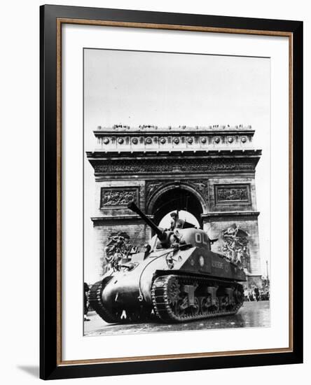 A Tank of the French Armored Division Passes by the Arc De Triomphe-null-Framed Photographic Print