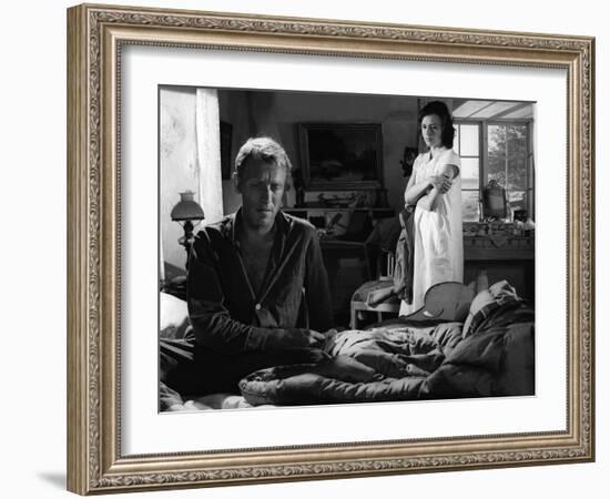 A Travers le Miroir by IngmarBergman with Max von Sydow and Harriet Andersson, 1961 (b/w photo)-null-Framed Photo