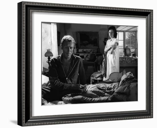 A Travers le Miroir by IngmarBergman with Max von Sydow and Harriet Andersson, 1961 (b/w photo)-null-Framed Photo