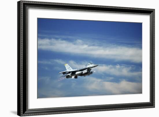 A U.S. Air Force F-16 Fighting Falcon Aircraft-null-Framed Photographic Print