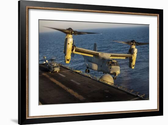 A U.S. Marine Corps MV-22B Osprey Lands on USS Kearsarge-null-Framed Photographic Print