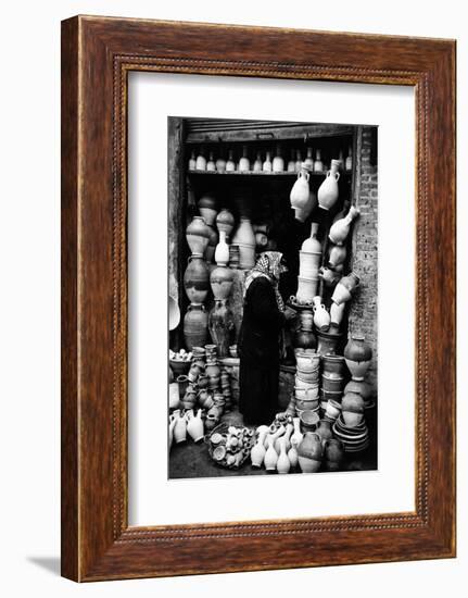 A Vase Seller in Najaf-Mario de Biasi-Framed Photographic Print