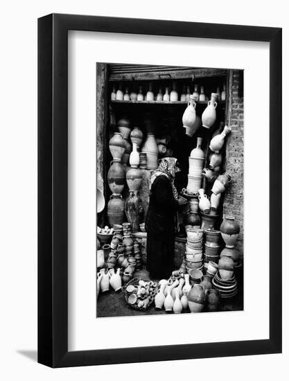 A Vase Seller in Najaf-Mario de Biasi-Framed Photographic Print