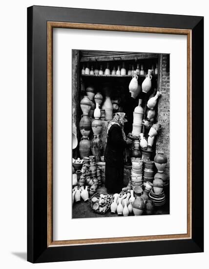 A Vase Seller in Najaf-Mario de Biasi-Framed Photographic Print