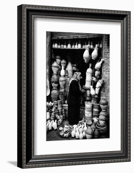 A Vase Seller in Najaf-Mario de Biasi-Framed Photographic Print