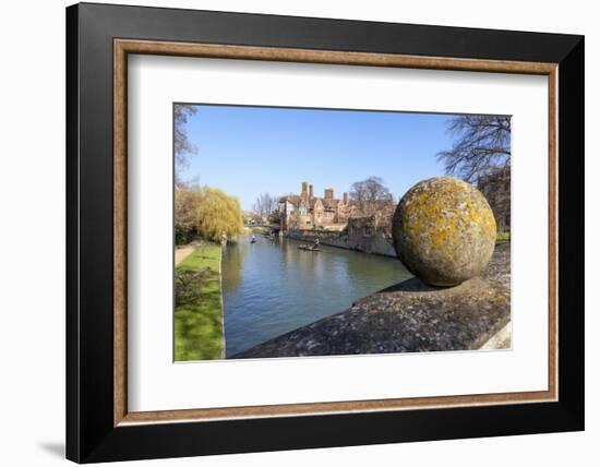 A View of Tourists Punting Along the River Cam Along the Backs, Cambridge, Cambridgeshire, England-Charlie Harding-Framed Photographic Print