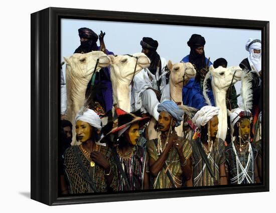 A Wodabe Man Waits to Perform a Dance of Male Beauty at a Festival in Ingall, Niger, Sept. 25, 2003-Christine Nesbitt-Framed Premier Image Canvas