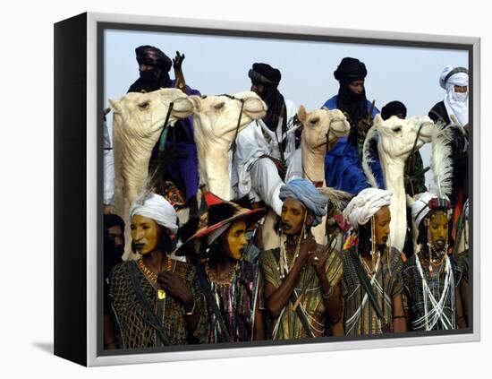 A Wodabe Man Waits to Perform a Dance of Male Beauty at a Festival in Ingall, Niger, Sept. 25, 2003-Christine Nesbitt-Framed Premier Image Canvas