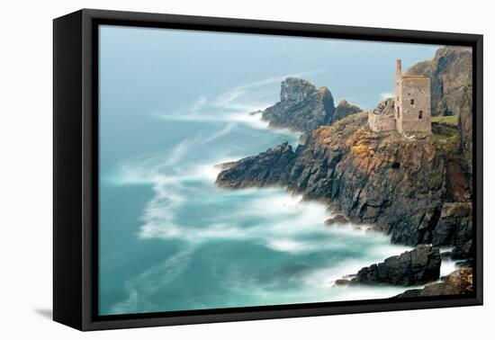 Abandoned tin mineshafts, Botallack Head, Cornwall, UK-Ross Hoddinott-Framed Premier Image Canvas