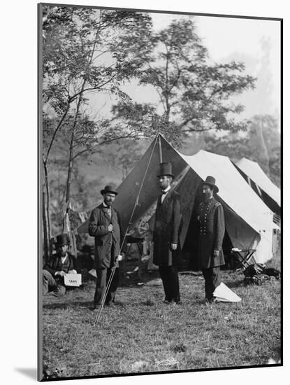 Abraham Lincoln with Allan Pinkerton and Major General John A. McClernand, 1862-Alexander Gardner-Mounted Photographic Print
