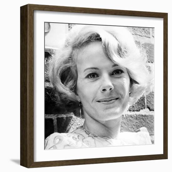 Accident, Delphine Seyrig, 1967-null-Framed Premium Photographic Print