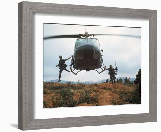 Action Operation Pegasus: American Soldiers Aiding S. Vietnamese Forces to Lift Siege of Khe Sanh-Larry Burrows-Framed Photographic Print