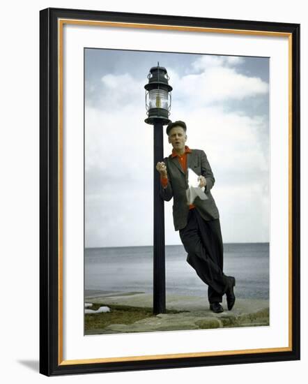 Actor Art Carney Leaning Against a Lamp Post-Leonard Mccombe-Framed Premium Photographic Print