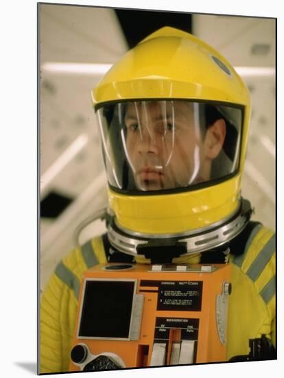 Actor Gary Lockwood in Space Suit in Scene from Motion Picture "2001: A Space Odyssey"-Dmitri Kessel-Mounted Premium Photographic Print