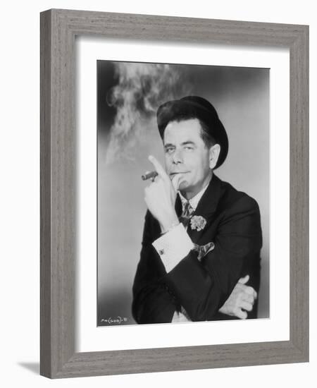 Actor Glenn Ford on the movie set of "Pocketful of Miracles" (Milliardaire d'un Jour), directed by -null-Framed Photo