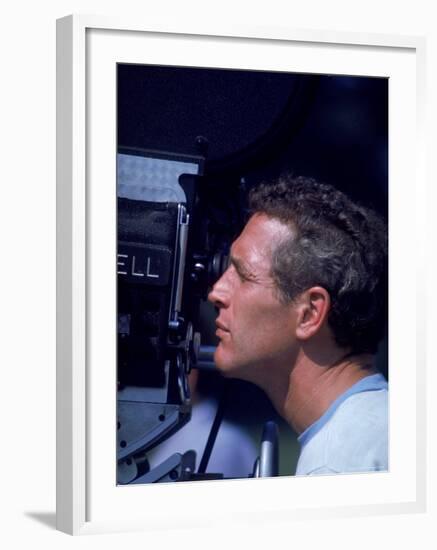 Actor Paul Newman Looking Through a Camera-Mark Kauffman-Framed Premium Photographic Print