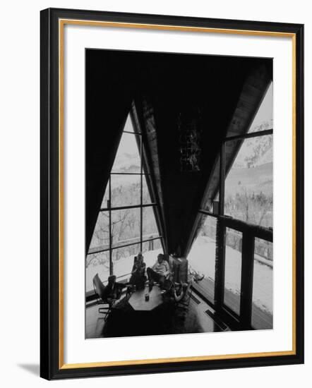 Actor Robert Redford and Family Lounging in Living Room of His House-John Dominis-Framed Premium Photographic Print