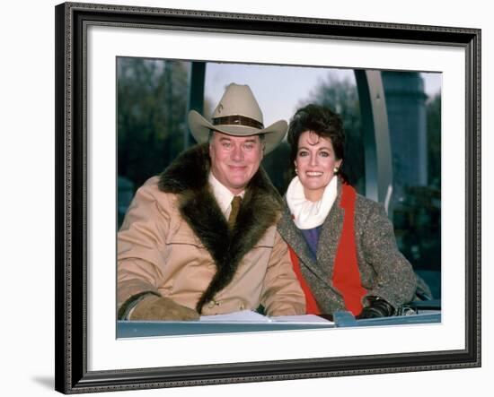 Actors Larry Hagman and Linda Gray-David Mcgough-Framed Premium Photographic Print