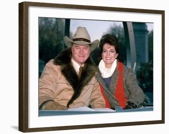 Actors Larry Hagman and Linda Gray-David Mcgough-Framed Premium Photographic Print