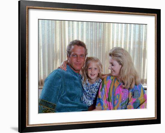 Actors Paul Newman and Joanne Woodward at Home with Their Daughter-Mark Kauffman-Framed Premium Photographic Print